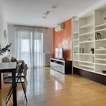 Joivy Delightful Flat In Forlanini