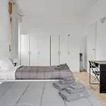 Cav9 - Large Apartment With Panoramic View -