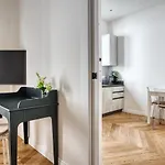 Joivy Stunning Flat With Balcony