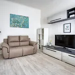Joivy Chic 1 Bed Flat