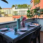 Exclusive And Unobtainable Big Terrace In Milano Downtown With Ac, Wifi, Subway M1 And M2 In Shopping Area
