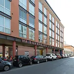 Guesthost - Industrial Design Apt Near M4 Tolstoj
