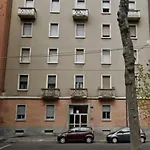 Modern Isola Apartment - Metro & Self-Checkin