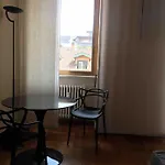 Elegant Apartment San Babila ,5 Minutes From Duomo