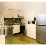 Elegant Apartment San Babila ,5 Minutes From Duomo