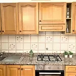 Oxilia Apartment Near To Red Subway