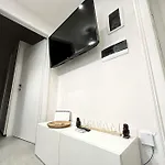 Elegante Sosta A Milano