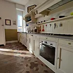 Elegante Trilocale A Milano