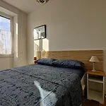 Elegante Trilocale A Milano