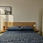 Elegante Trilocale A Milano