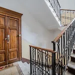 Lovely Apartment In Milano-Porta Romana W/ Balcony