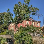 Trilocale In Villa Signorile