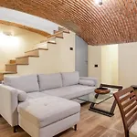 Joivy Modern And Spacious Family Flat