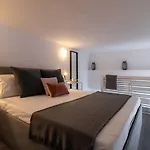 Navigli - Chic And Sophisticated Home In Milan
