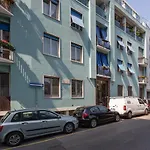 Guesthost - Bullona Bright & Design Apt - M5 Gerusalemme