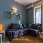 Charmy & Cozy Panoramic Flat 50M From M4 Stop