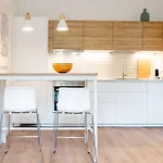 Luxury 1 Bedroom Apartment, Close To San Siro, Fiera And 10 Min Metro To Duomo