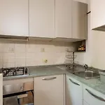 Cozy Apartment Near To Fashion District
