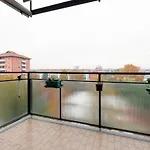Milano Famagosta Balcony Apartment