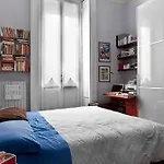 Apartment With Terrace In Central Milan