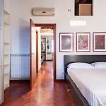 Ticinese Livings Comfy Suite - Full City Center