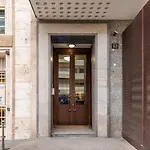 De Amicis, 25 - Nel Cuore Di Milano