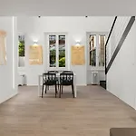 Modern Quiet Super Central Luxury Apartment