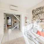 Bright Loft - Free Private Parking