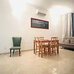 Milan Beautiful Apartment For 6 Peaple Close To The Red Metro