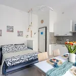 Ourjoy Condo, Free Parking, Ac, Strong Wifi - M Gioia47, Central Station, Porta Nuova, Milan