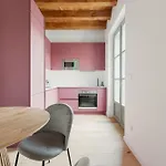 Guesthost - Modern Apartment In Milan With Balcony
