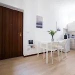 Apartment 4 Stops From The City Center