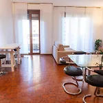 Ampio Appartamento Con Terrazzo, 3 Camere E 2 Bagni A 2 Passi Dalla Metro