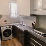 Prestigioso Appartamento In Zona Tortona - Solari