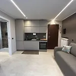 R39 Attic With Terrace And Private Parking