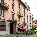 Tiny Apt Near Central Station