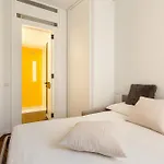 Tiny Apt Near Central Station