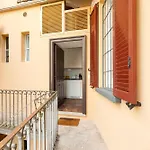 Tiny Apt Near Central Station