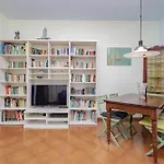 Xenia Apartments - Spacious Apt Near Linate Airport