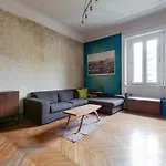 Solari - Tortona - Ampio Trilocale Di Design