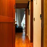 Porta Nuova Moscova: Cozy Apartment Near Duomo!