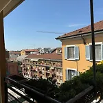 Timeless View In Milan - Isola District Apartment