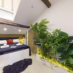Duomo Penthouse Design Suites - City Center - Ac