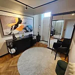 Exclusive Top Floor 2-Bedroom Flat
