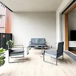 Comecasa Modern Terraced & Palestra Apartment