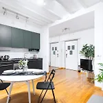 Easylife - Relax In Intimo E Silenzioso Appartamento A Due Passi Dal Castello Sforzesco