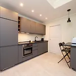 Modern 2Br With Private Balcony, Steps To Metro