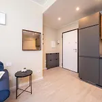 Modern 2Br With Private Balcony, Steps To Metro