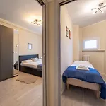 Modern 2Br With Private Balcony, Steps To Metro
