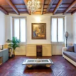 Exclusive 4 Bedrooms Apartment Near Duomo